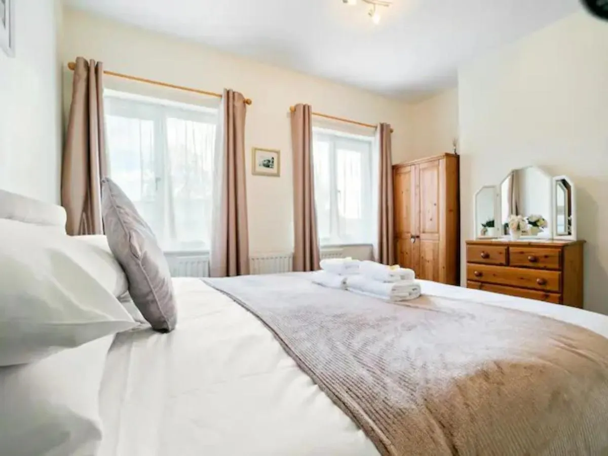 Pass The Keys Wonderfully Cosy Family Home York