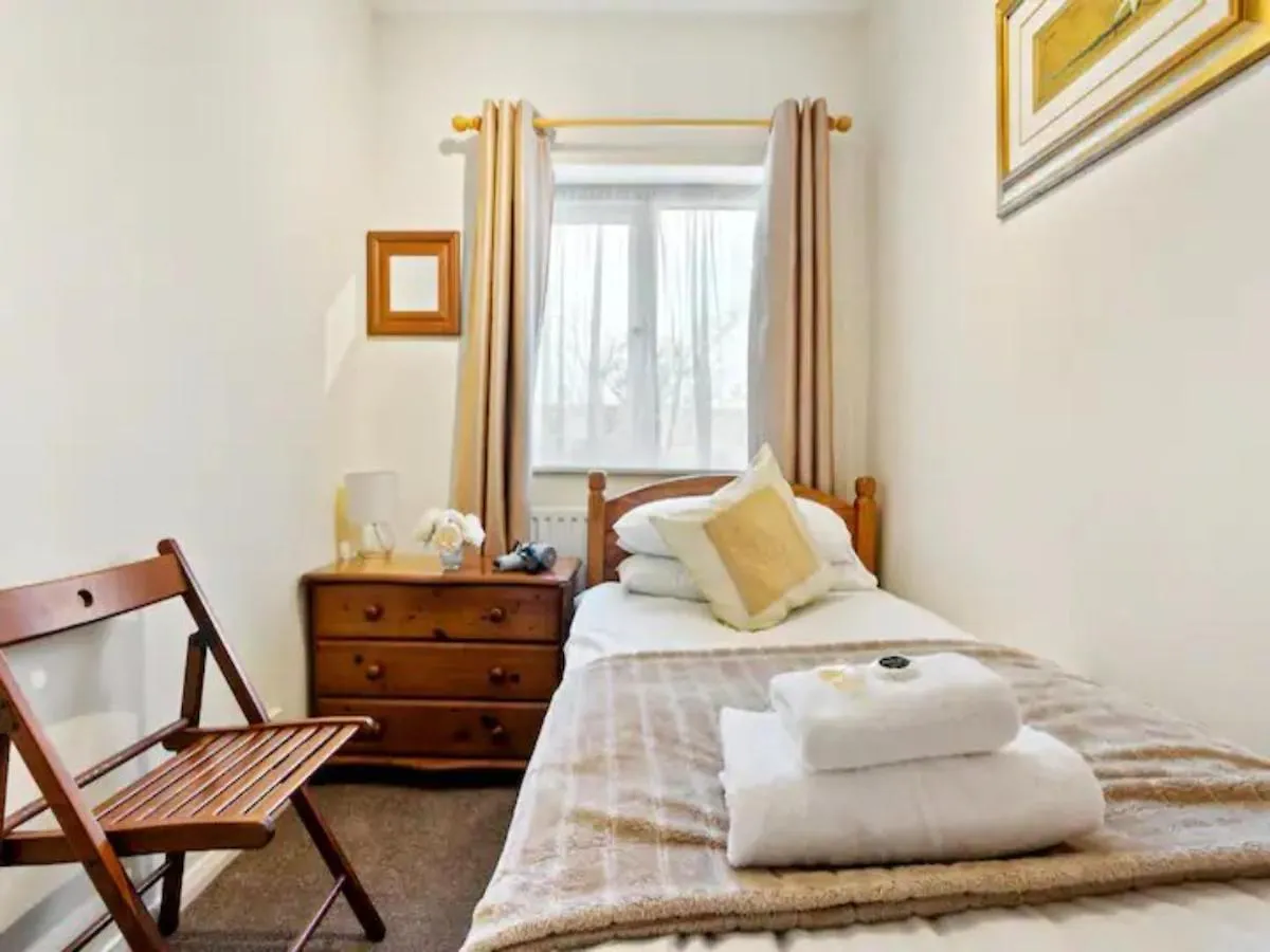 Pass The Keys Wonderfully Cosy Family Home York